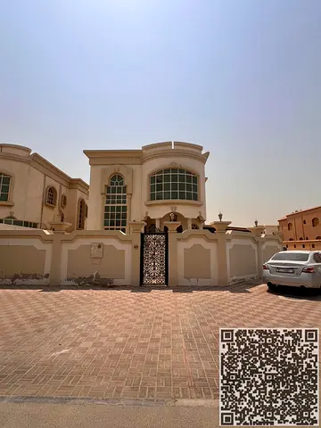 للإيجار فيلا راقية في المويهات 1 – عجمان  فيلا واسعة من طابقين بمساحة أرض 5000 قدم مربع قريبة من جميع الخدمات وبموقع مميز وسهل الخروج إلى دبي