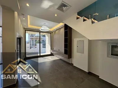 4 Bed + Maid | Well Maintained | Modern Finishing | Near Mall | Ready