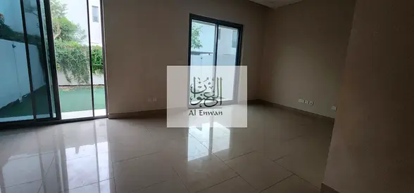 تاونهاوس لبيع مستعجل حي الليلك منطقة الزاهية الشارقة