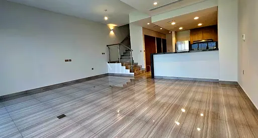 Modern 4BR I Middle Unit I Vacant In Mid-March