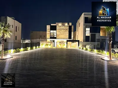 For sale: Luxurious modern villa, two floors and a rooftop, with a swimming pool. Includes fees, high-end finishes, and freehold ownership for all nat