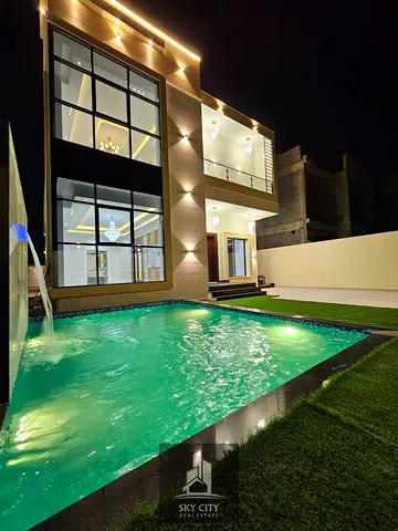 Villa for sale with swimming pool, water and electricity in a prime location, only one year old