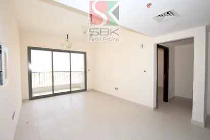 One Month Rent Free-Spacious 2 BR Flat-Chiller Free