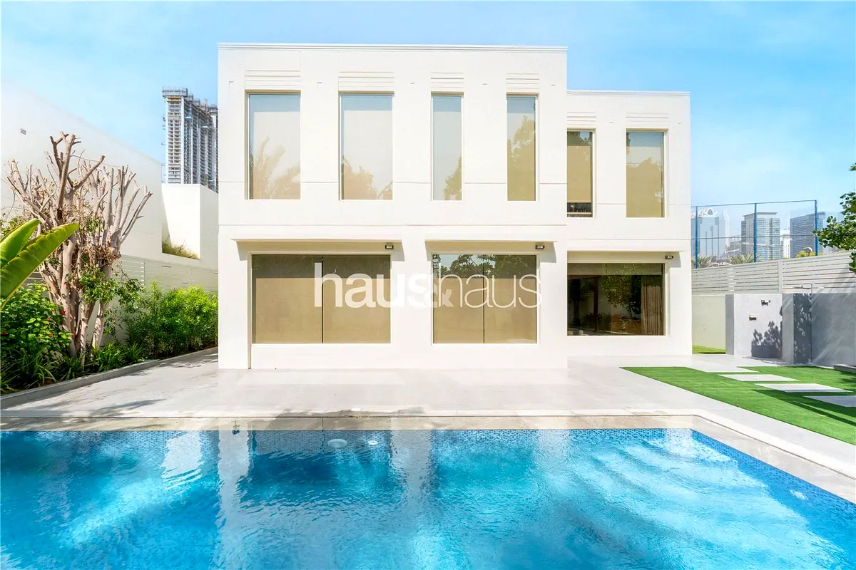 Fully Renovated | Pool and Park view | Vacant Now