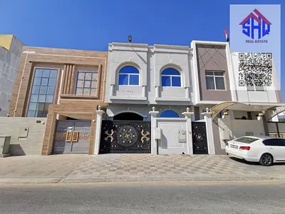 Townhouse villa for rent in Al Yasmin, five master bedrooms with a majlis and living room