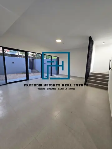 MIDDLE UNIT | FREEHOLD | FULLY PAID