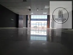 Showroom on a main street, 3000 feet, ready for rent.