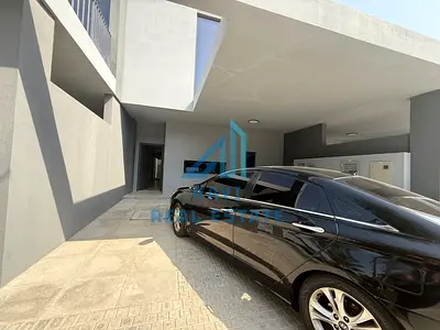 luxury 3 BHK Townhouse mide unit In gated community