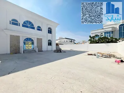 فيلا واسعة للإيجار في منطقة القوز، الشارقة، تضم 5 غرف نوم رئيسية - السعر النهائي 110,000 درهم إماراتي