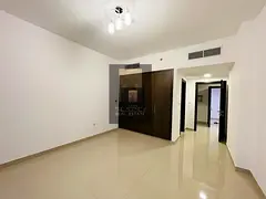 SPECIOUS APARTEMNTl GYM, POOL l PARKING