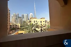 Corner Unit | Burj View | Study Room