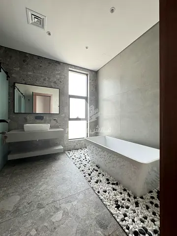 للبيع فيلا دورين فخمة 7 غرف