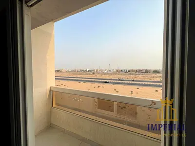 منطقة الجرف 3 بمساحة 1700 قدم مربع، تتكون من غرفتي نوم و3 حمامات