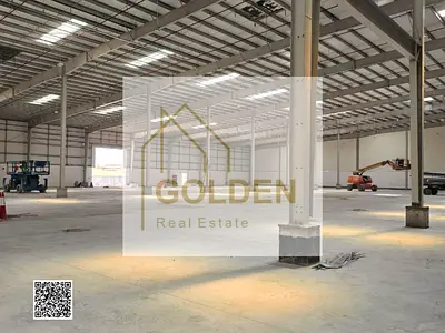 With 35 kW electricity, upgradeable upon request, and ample loading and unloading space, this first-occupancy warehouse is perfect for companies seeki