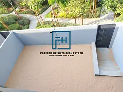 MIDDLE UNIT WITH SMART HOME CONTROL SYSTEM