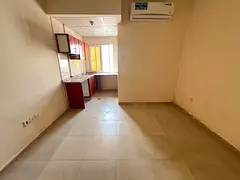 Lavish studio good building near muwailah bus stop rent 17k