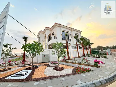 **موقع استراتيجي بالقرب من كافة الخدمات 🏠 شامله  مية وكهربة   +تكيف مركزي + وشامل رسوم التسجيل والتمليك +مسبح +ومساحة واسعة 🔥        🔹 **سهولة الوصول إلى الطرق الرئيسية** (لجميع الخدمات )