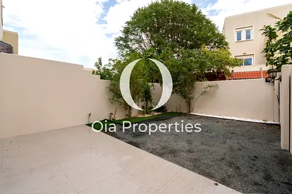 Stylish 3BR+M Duplex | Single Row | Cozy Living
