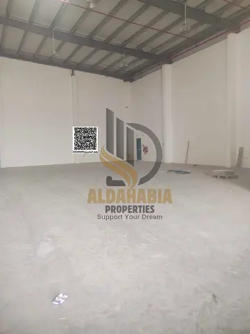 🏭 مستودع للإيجار في أم القيوين – مساحة واسعة وكهرباء قوية