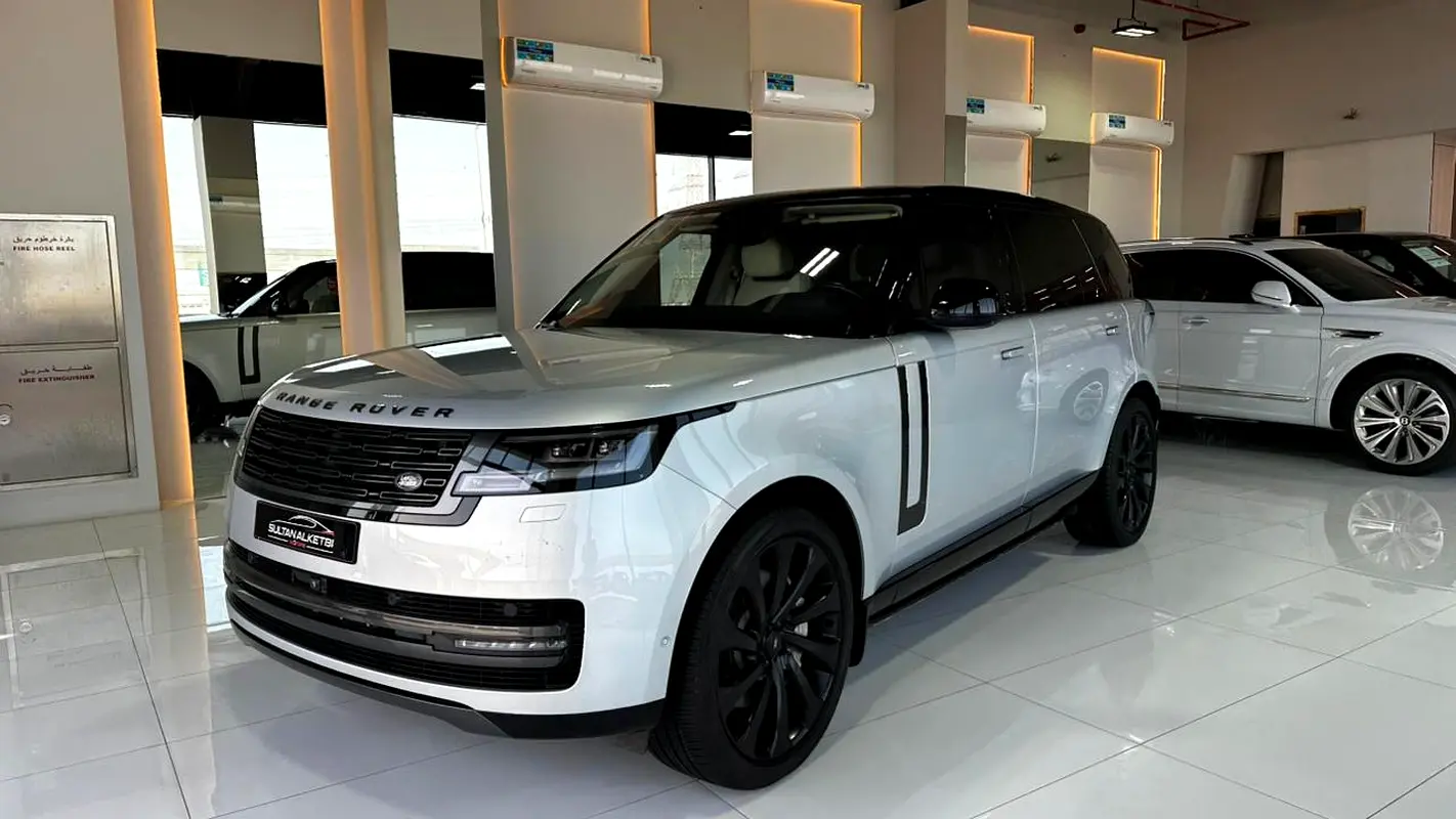Land Rover Range Rover 2023 — photo 1 of 13