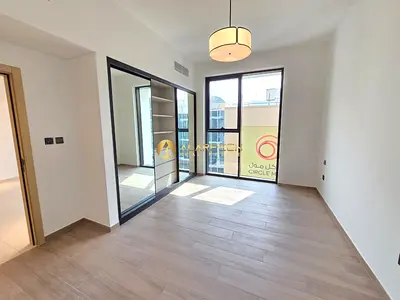 Bright & Spacious  I Mall View | Call Now