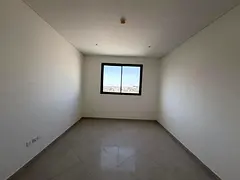 Like New beautiful 2bhk apartment with 2 washrooms available in 12 cheques , no commission and no de