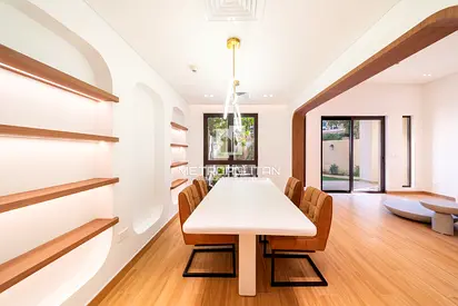Private Garden Corner | Fully Upgraded | Vacant