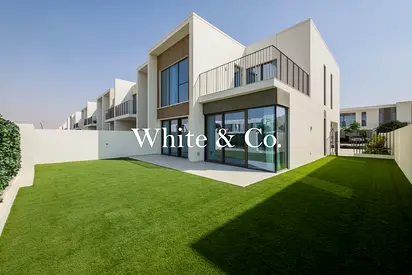 Vacant Now | Single Row Unit | Big Garden