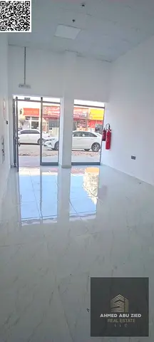محل تجاري واسع للإيجار السنوي في منطقة الكرامة قريب من النخيل والكورنيش بموقع حيوي محاط بالمحلات والخدمات بسعر مميز 60 ألف درهم