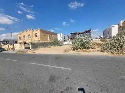 للبيع ارض بالشارقة / الحوشي