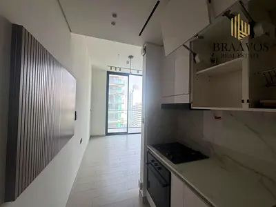 COMMUNITY VIEW | MODERN LAYOUT | MID FLOOR