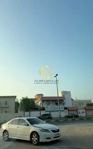 للبيع بيت في القادسيه موقع استراتجي و بسعر لقطه