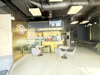 SPECIOUS SHOP WITH CORNER// GREAT LOCATION // BIG SIZE//FOR FAMILY AREA CAL TO M ALI?