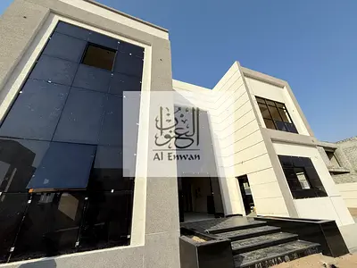 فيلا للبيع 5 غرف  اول  ساكن + مسبح / منطقة الحوشي