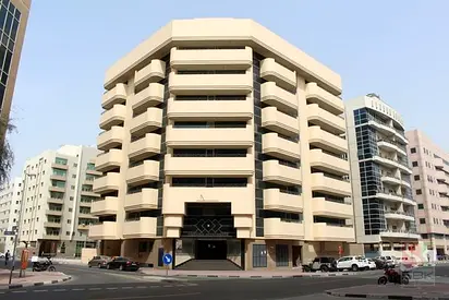 One Month Rent Free-Spacious 2 BR Flat