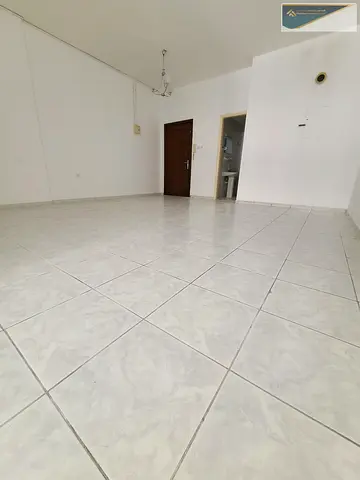 HOT OFFER  !!FULLY SPACIOUS 3BHK APARTMENT NEAT AND CLEAN BUILDING CENTRAL  AC AND GAS JUST 45K IN  AL  QASIMIA