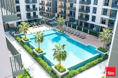 Vacant | Corner Unit | Pool View | 4 Cheques