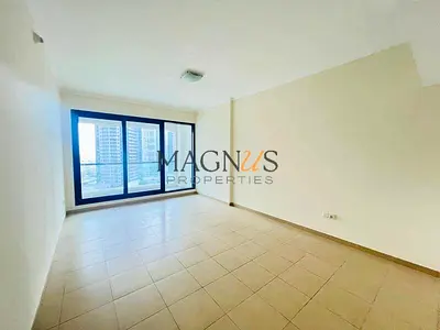 LAKE VIEW | UNFURNISHED | READY TO MOVE