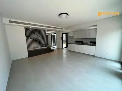 🏡 جاهز للسكن | تاون هاوس واسع 3 غرف | موقع مميز في مجتمع سراي
