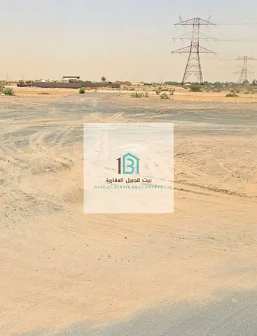 أرض للبيع في العرقوب زاوية على شارعين