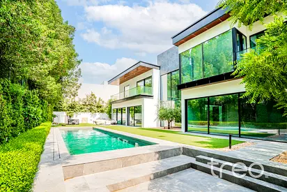 Custom Built | Secluded Location | 4 Bed
