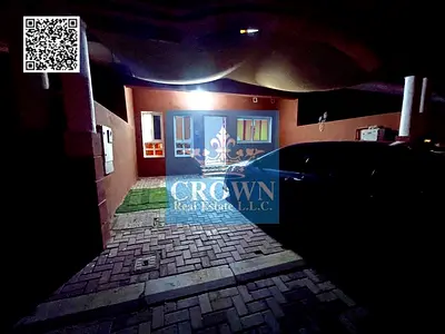فيلا تاون هاوس واسعة مكونة من أربع غرف نوم معروضة للبيع بسعر 800 ألف روبية في بيجونيا في عجمان أبتاون.