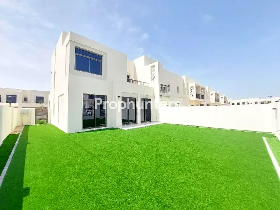 Corner Unit |Vacant |Motivated Seller| Near Pool and Park