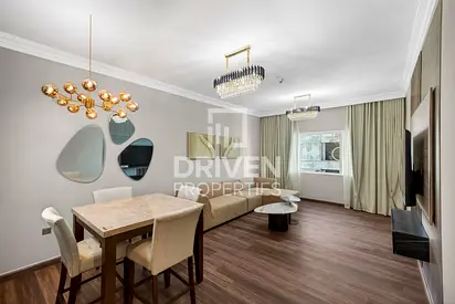 Upgraded Apt | Marina Living | Near Tram Station