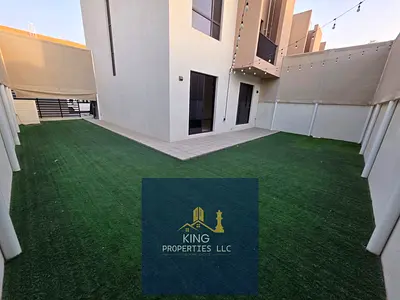 تاون هاوس فاخر مكون من 3 غرف نوم متاح للإيجار