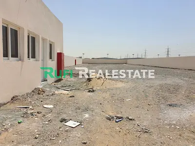أرض بمساحة 20,000 قدم مربع للإيجار في منطقة الصجعة الصناعية بالشارقة