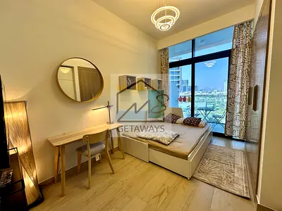 Stunning Chic Studio at Azizi - All Bills Included
