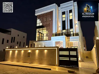 A luxurious villa with a distinctive swimming pool, at a great price.