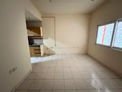 Spacious Studio with separate kitchen near Sheikh Zayed road