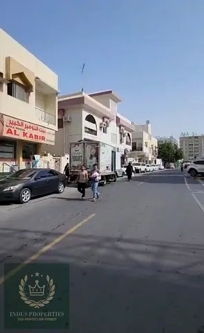 *للمستثمرين الأعزاء: مبنى من  طوابق (أرضي + 1) بعائد استثماري مرتفع*